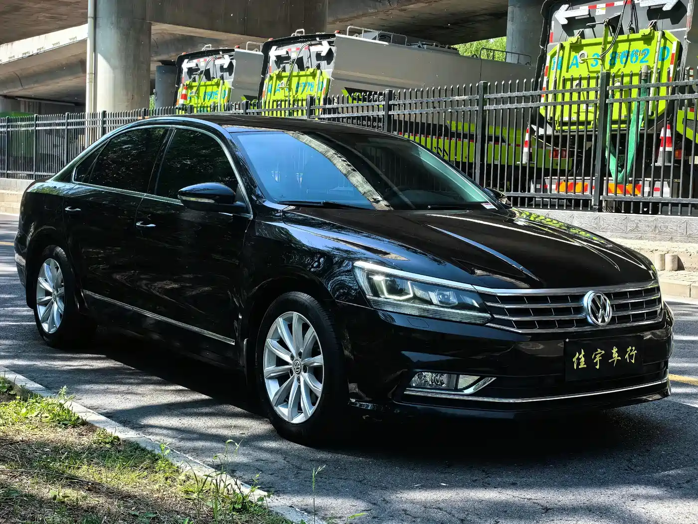 Volkswagen Passat 2016 330TSI DSG Executive Edition фото 2