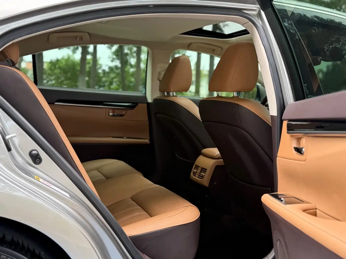 Lexus ES 2015 300h Comfort Edition фото 11