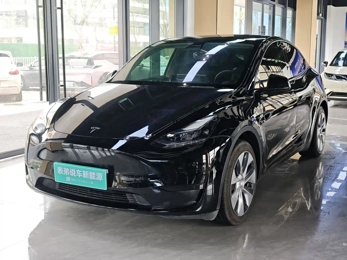 TESLA MODEL Y
