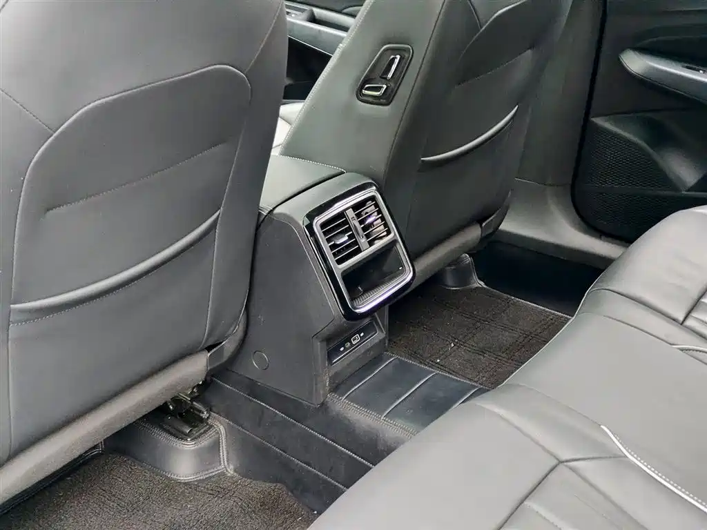 Volkswagen Passat 2022 330TSI Elite Edition фото 9