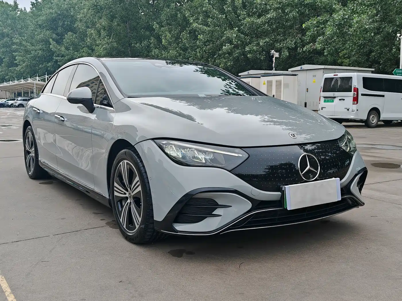 Mercedes-Benz EQE 2022 350 Luxury Edition фото 2