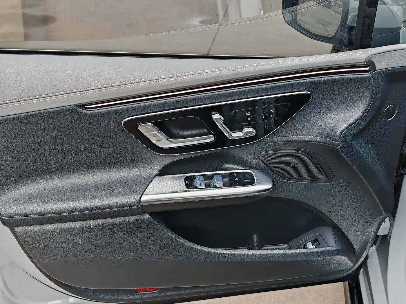 Mercedes-Benz EQE 2022 350 Luxury Edition фото 7