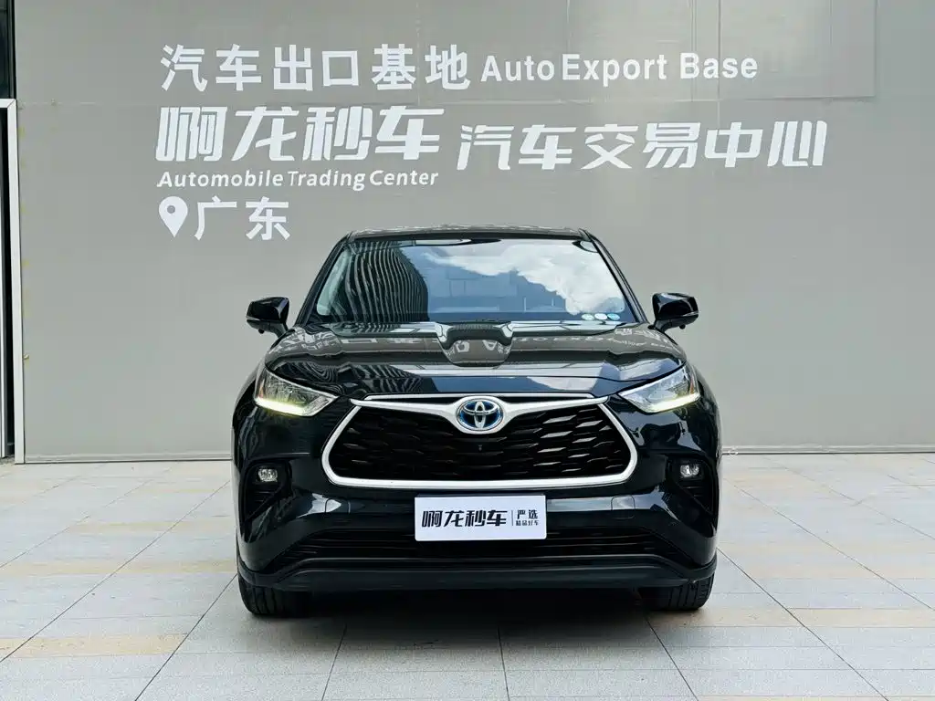 Фото 2 - Toyota Highlander