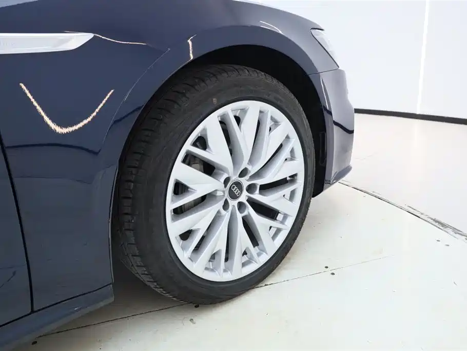 Audi A7L 2024 45TFSI S-line Dream Edition Crystal Package фото 10