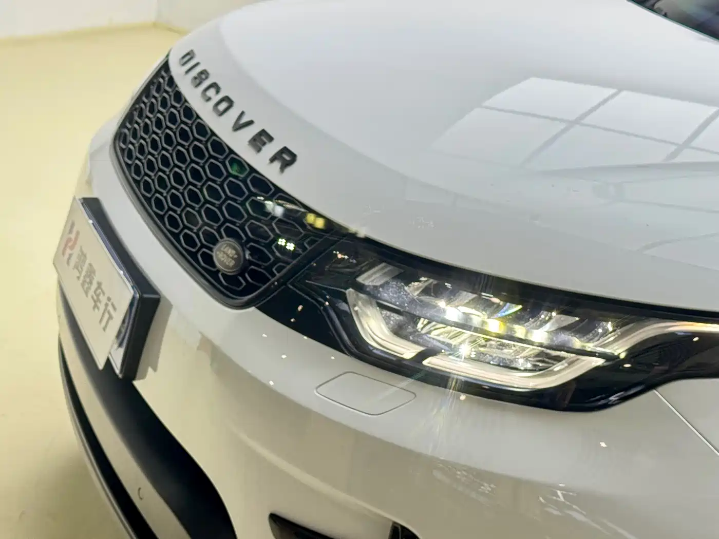 Land Rover Discovery 2018 3.0 SC V6 SE фото 15