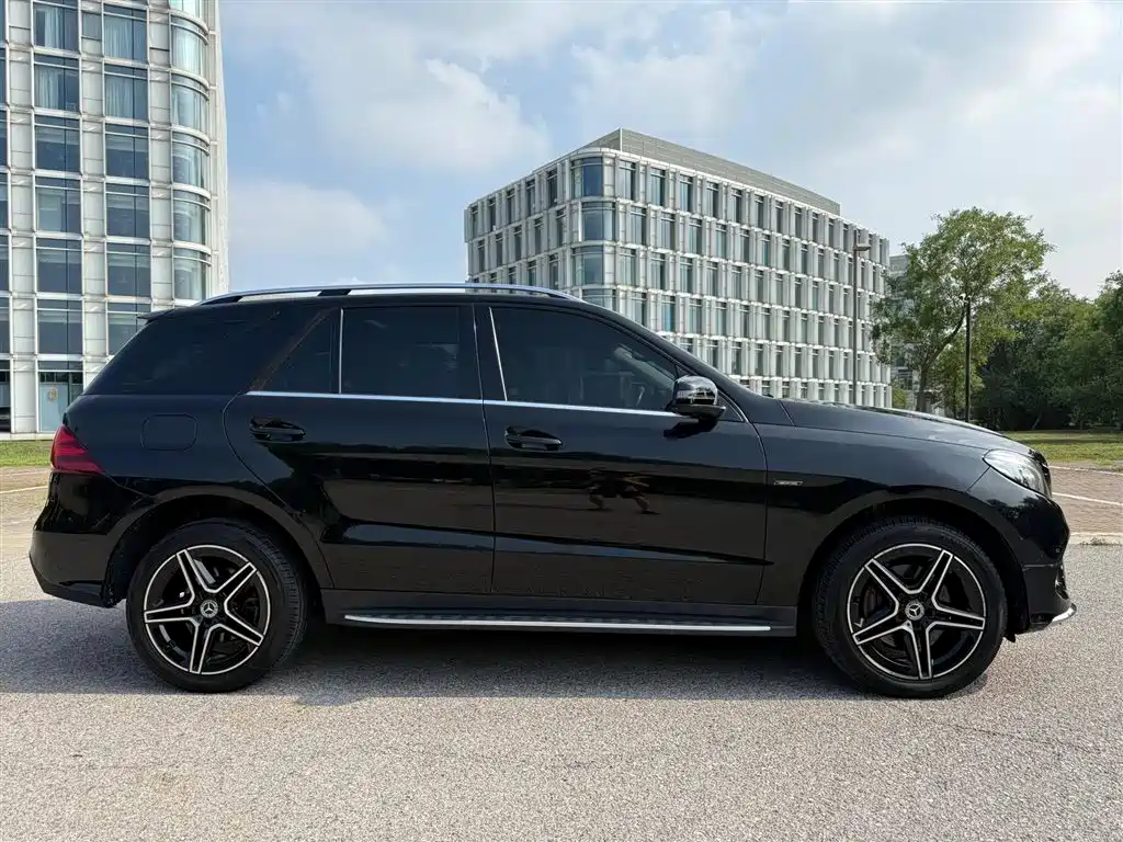 MERCEDES-BENZ GLE