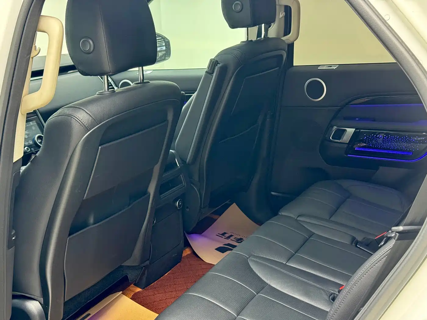 Land Rover Discovery 2018 3.0 SC V6 SE фото 5