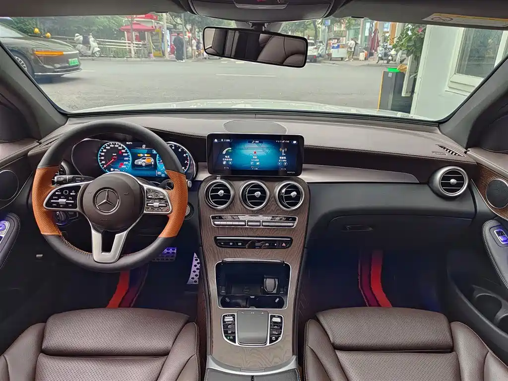 Mercedes-Benz GLC 2021 GLC 260 L 4MATIC Luxury фото 10