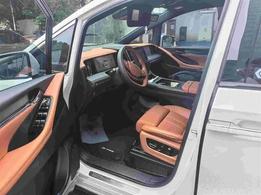 GAC Trumpchi Trumpchi Xiangwang M8 2025 2025 Model QianKun Series Ultra First Class