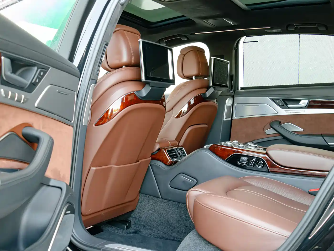 Audi A8 2012 A8L 6.3 FSI W12 quattro фото 15