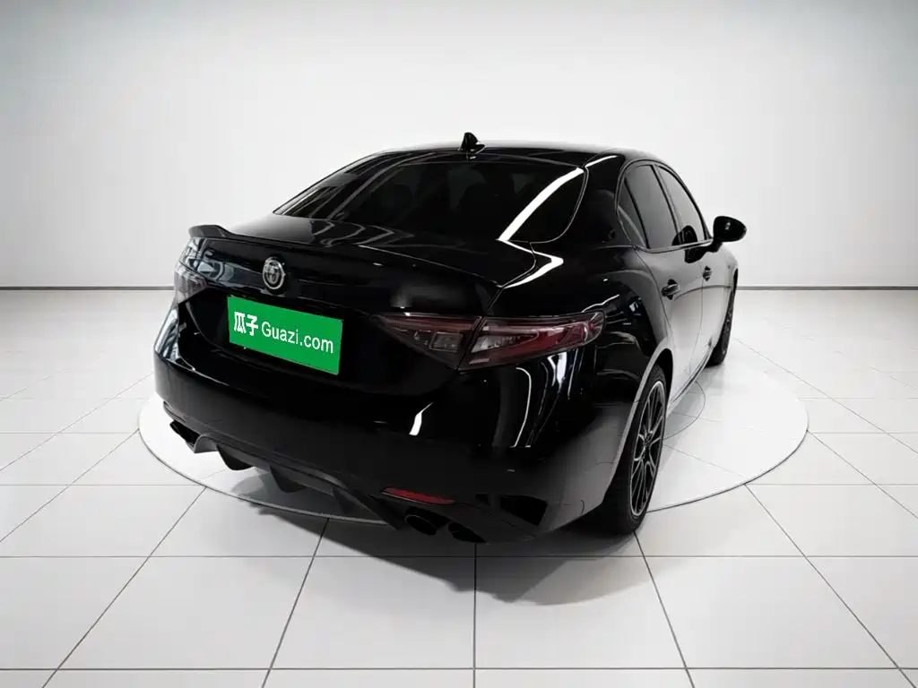Alfa Romeo Giulia 2026 2023 2.0T 280HP Track Edition