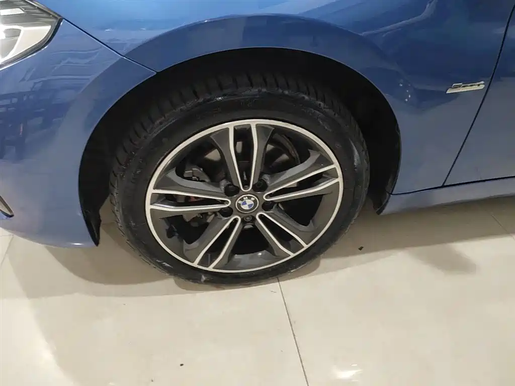BMW 1 Series 2018 118i Sport Edition фото 23