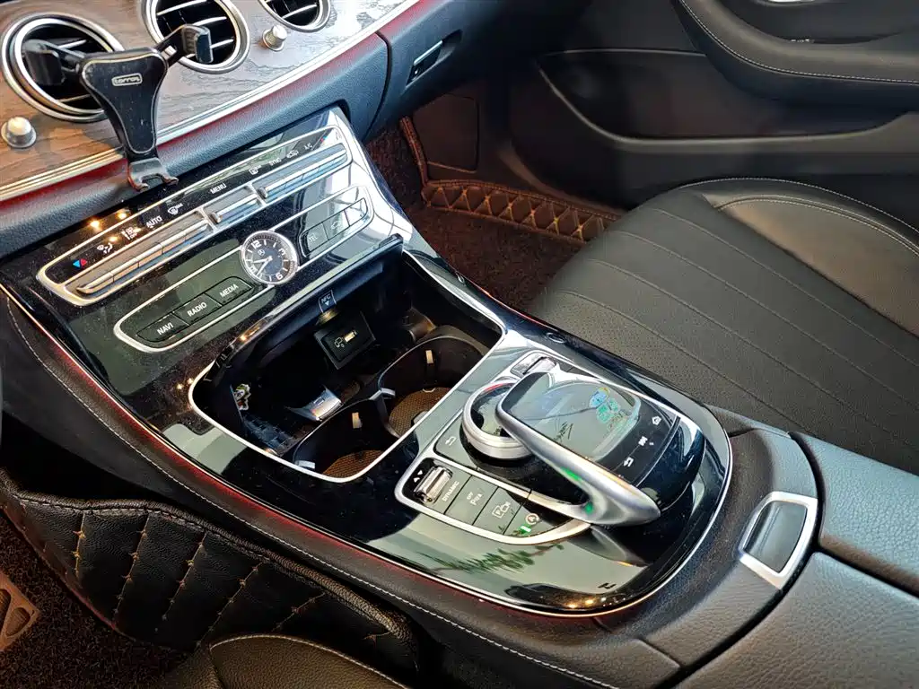 Mercedes-Benz E-Class 2016 E 300 L Luxury фото 16