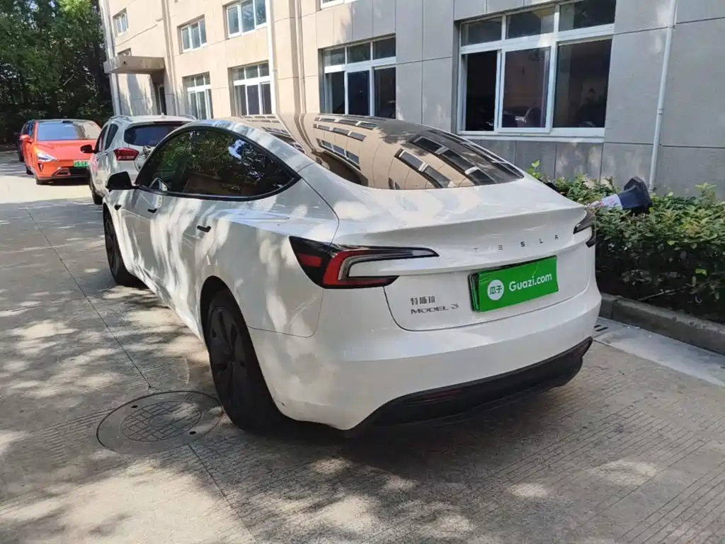 Фото 23 - Tesla Model 3