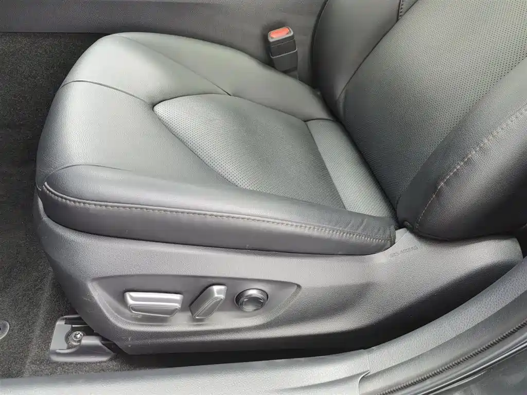Toyota Camry 2023 Hybrid 2.5HG Luxury Edition фото 20