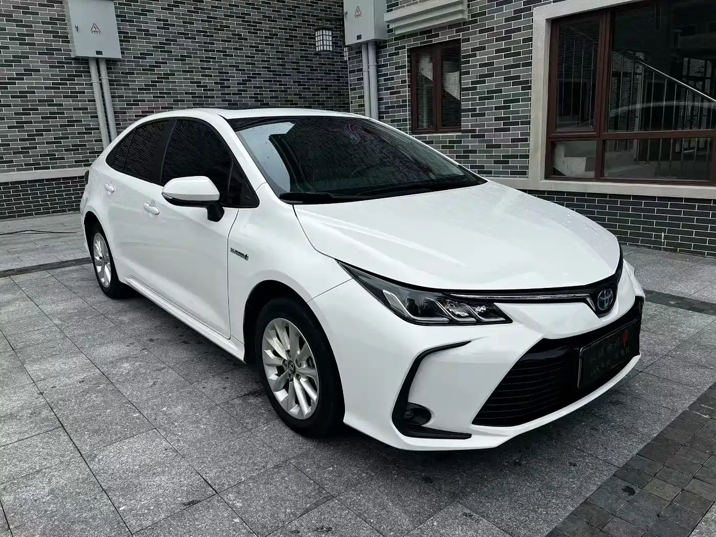 Toyota Corolla 2023 1.8L Smart Hybrid Dual Engine Flagship Edition фото 3
