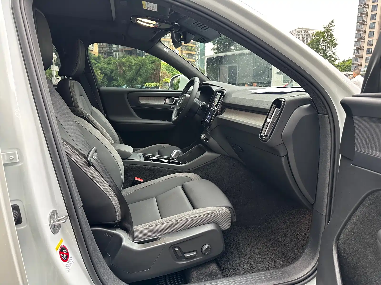 Фото 19 - Volvo XC40