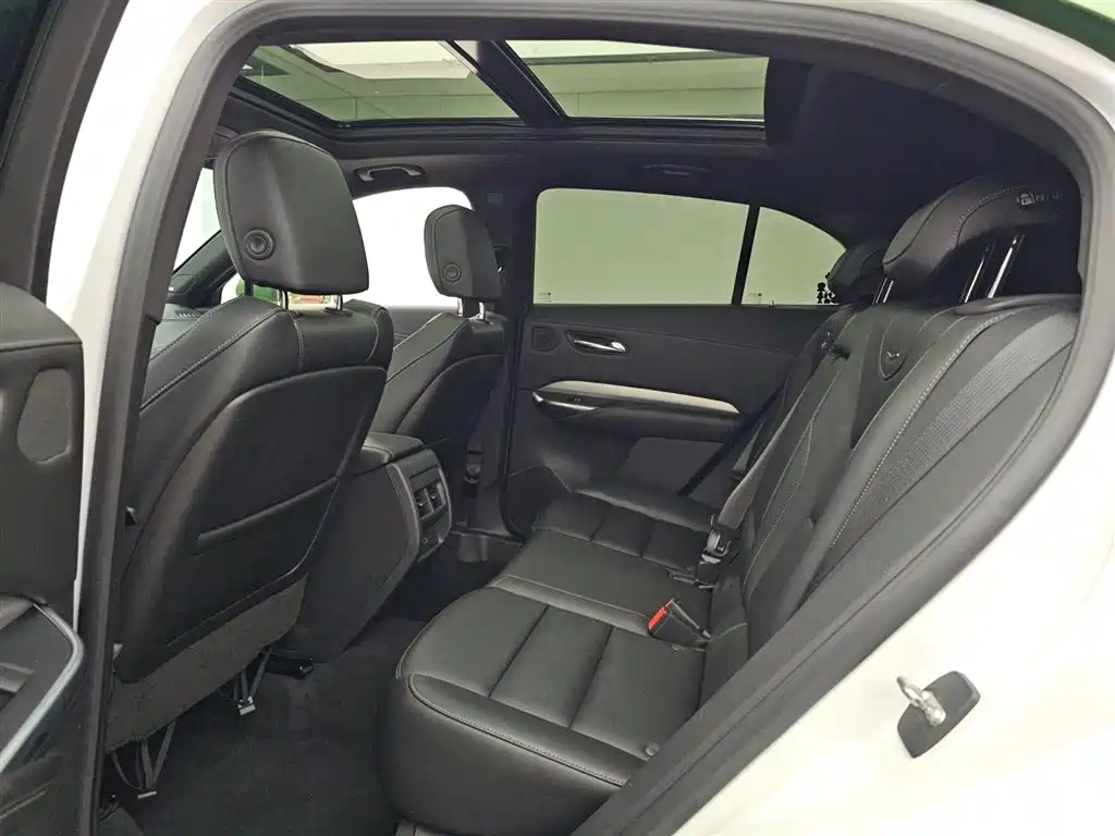 Cadillac XT4 2018 Model 28T 2WD Technology фото 12