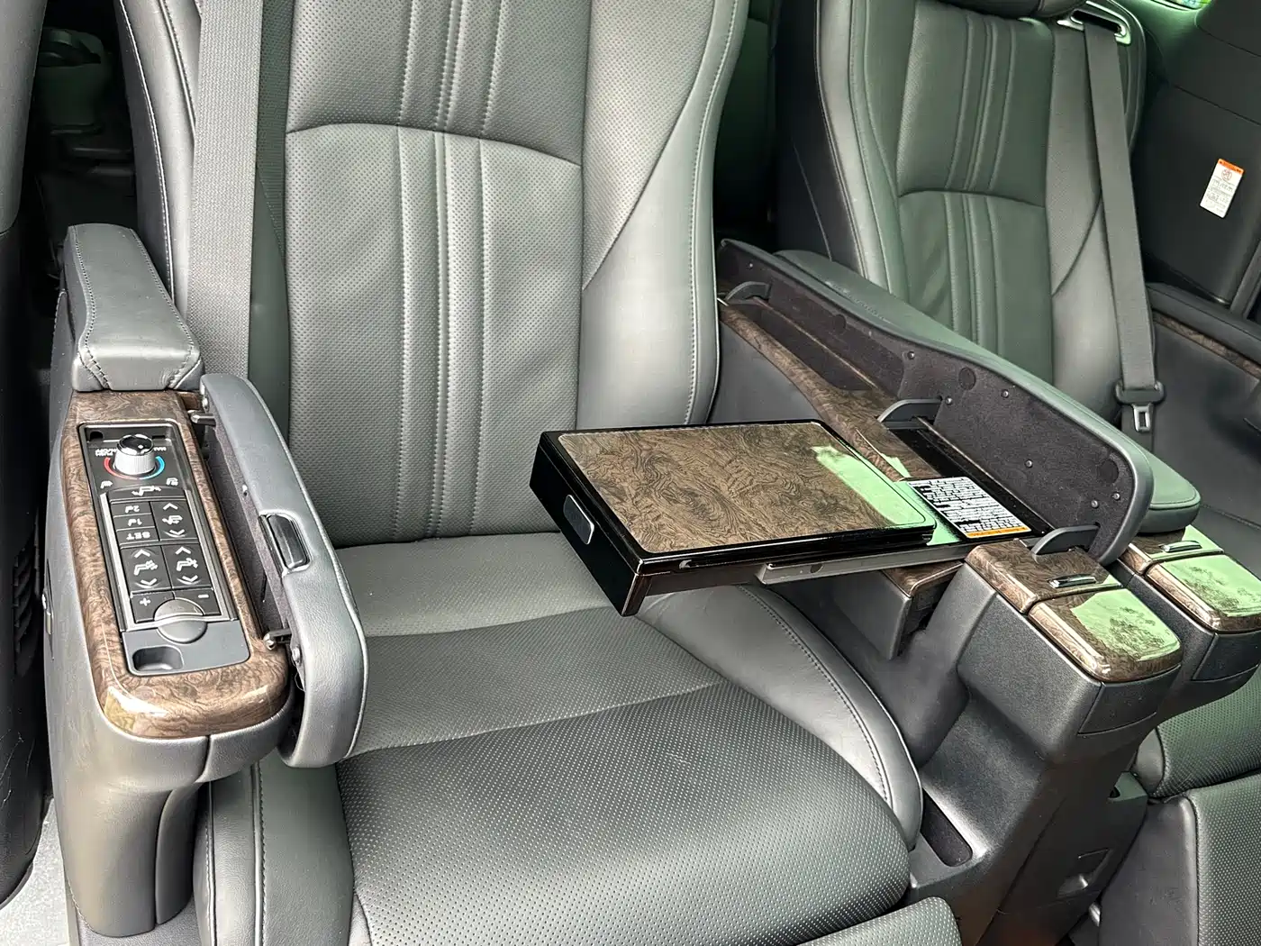 Toyota Alphard 2020 Hybrid 2.5L Premium Edition фото 14