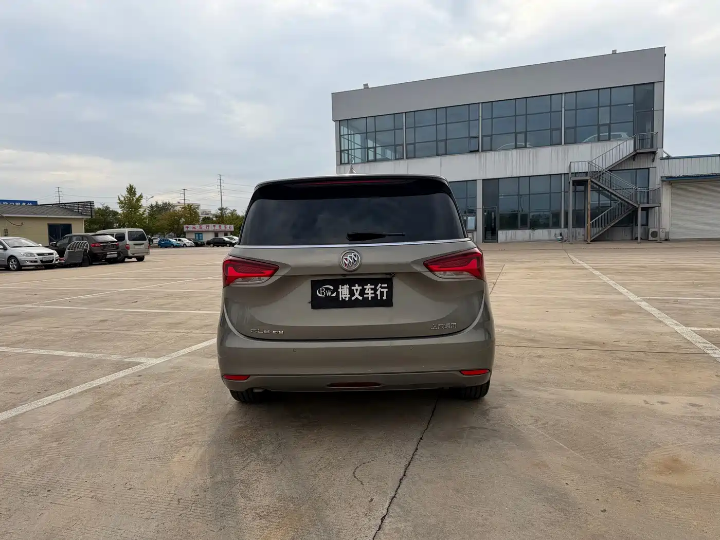 Фото 5 - Buick GL6