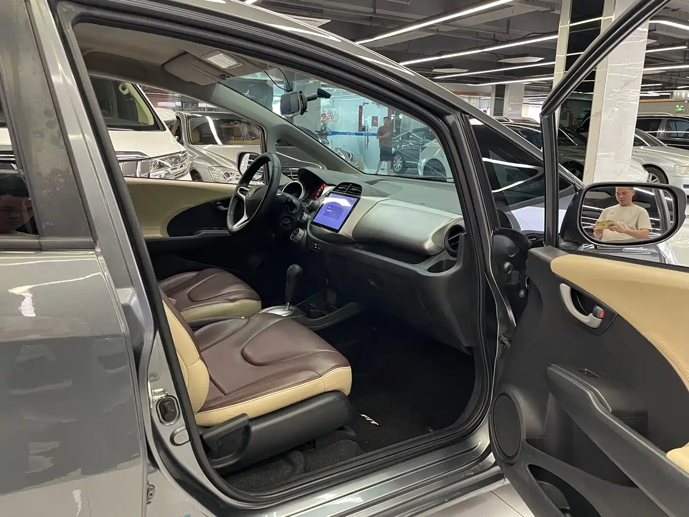 Honda Fit 2011 1.3L Automatic Comfort фото 7