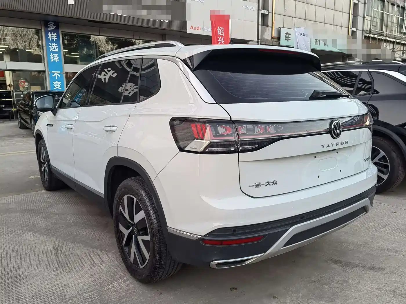 Volkswagen Tayron 2023 300TSI 2WD Luxury Plus Advanced Edition фото 6