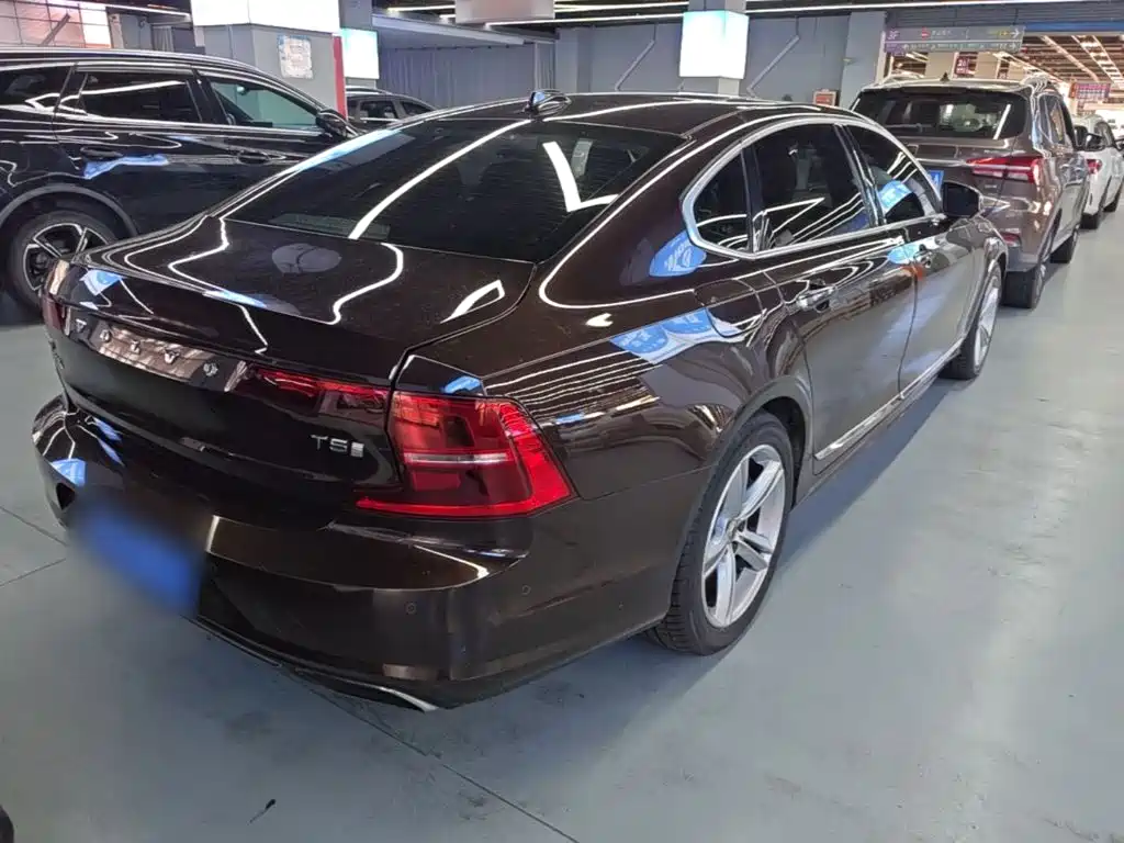 Фото 7 - Volvo S90