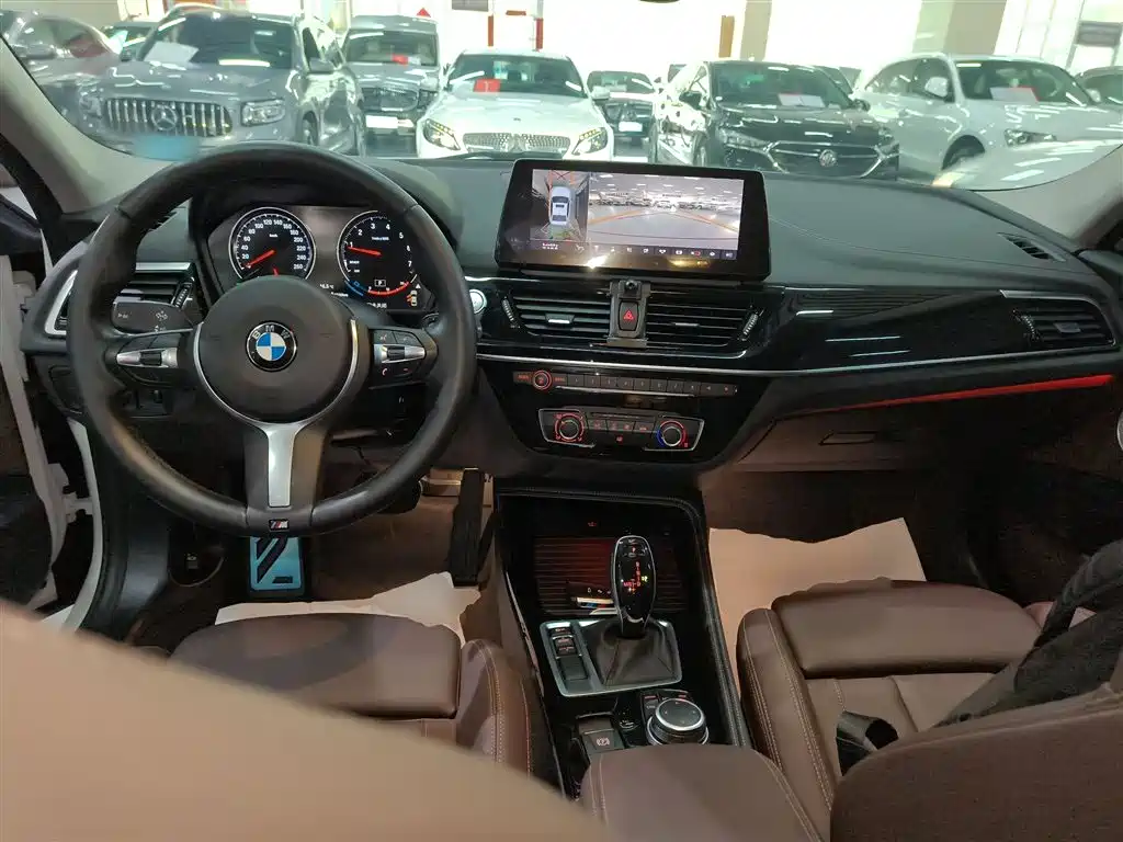 BMW 1 Series 2023 125i M Sport Shadow Edition фото 6