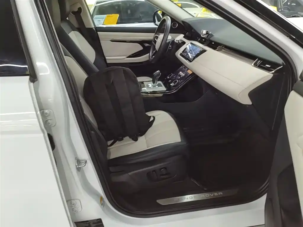 Land Rover Range Rover Evoque New Energy 2021 Range Rover Evoque L P300e Luxury фото 25