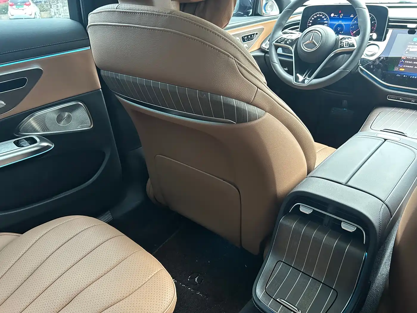 Mercedes-Benz E-Class 2024 E 300 L Fashion фото 12