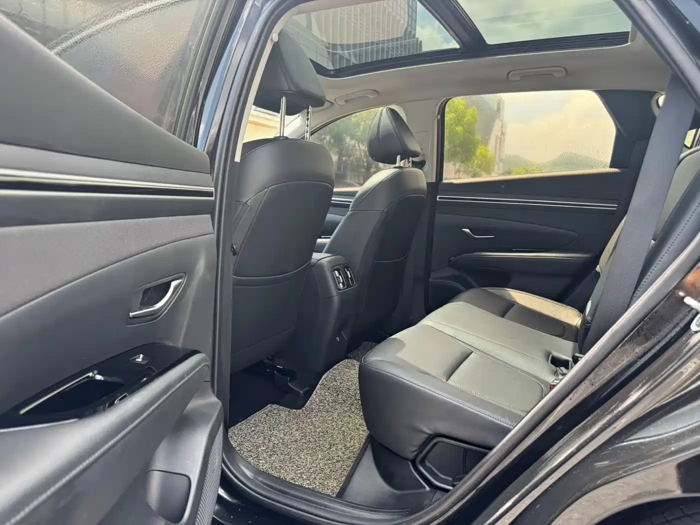Hyundai Tucson 2023 Tucson L 1.5T Automatic 2WD LUX Premium Edition фото 9