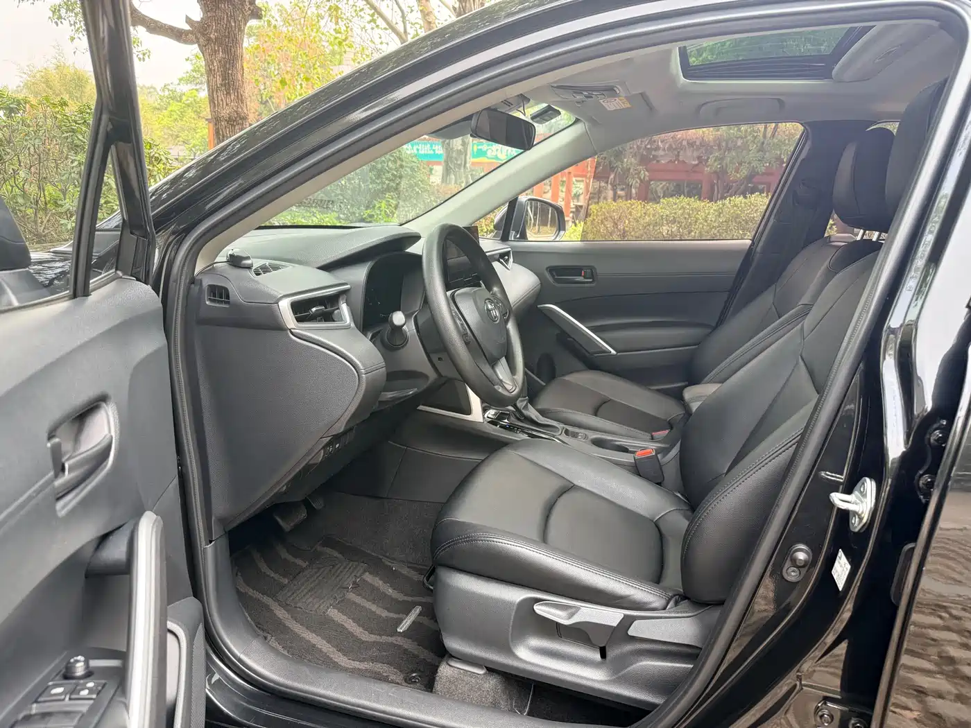 Toyota Corolla Cross 2023 2.0L Elite Edition фото 10