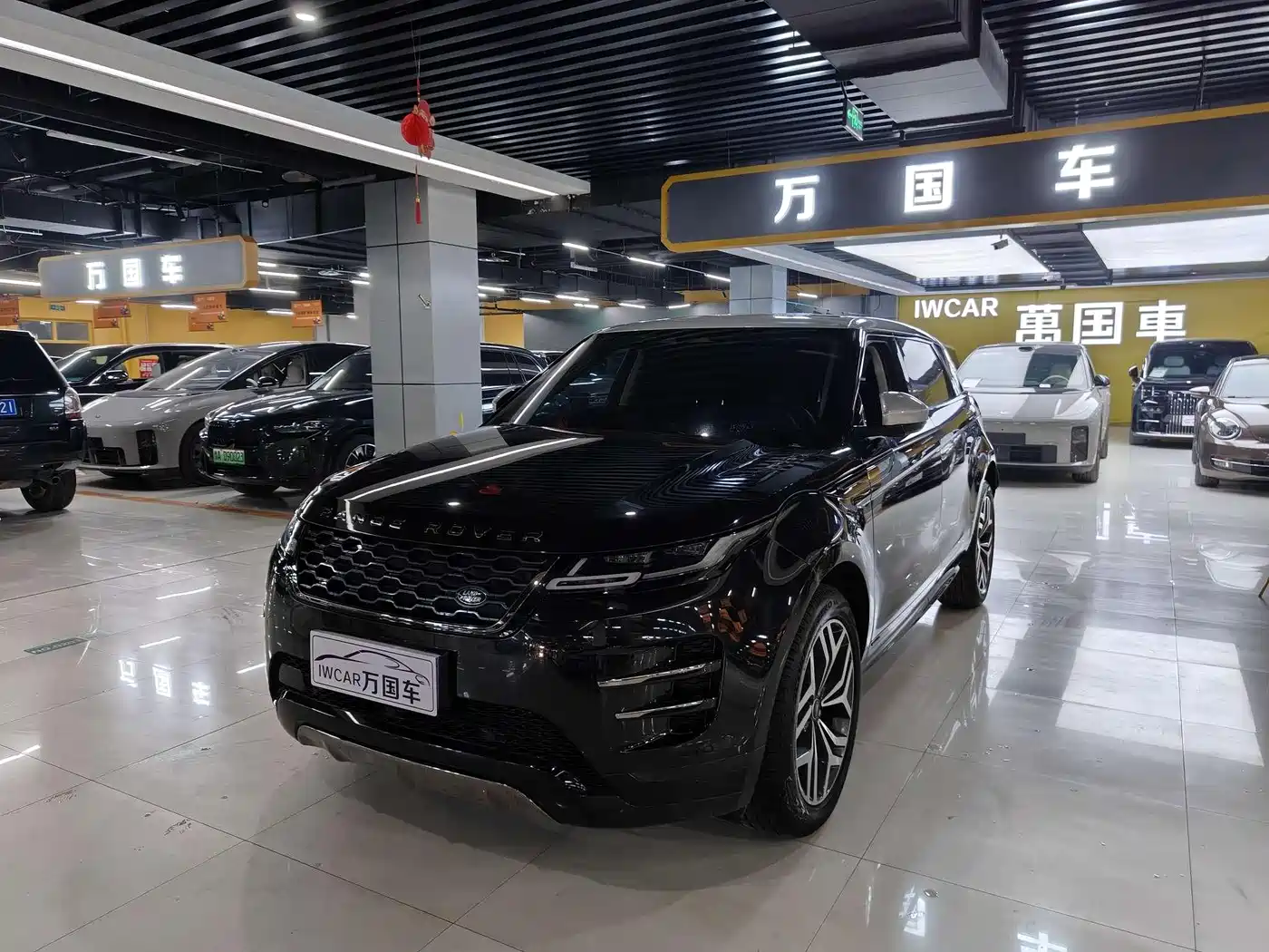 Land Rover Range Rover Evoque 2021 Range Rover Evoque L 249PS R-Dynamic First Edition Launch Edition фото 2