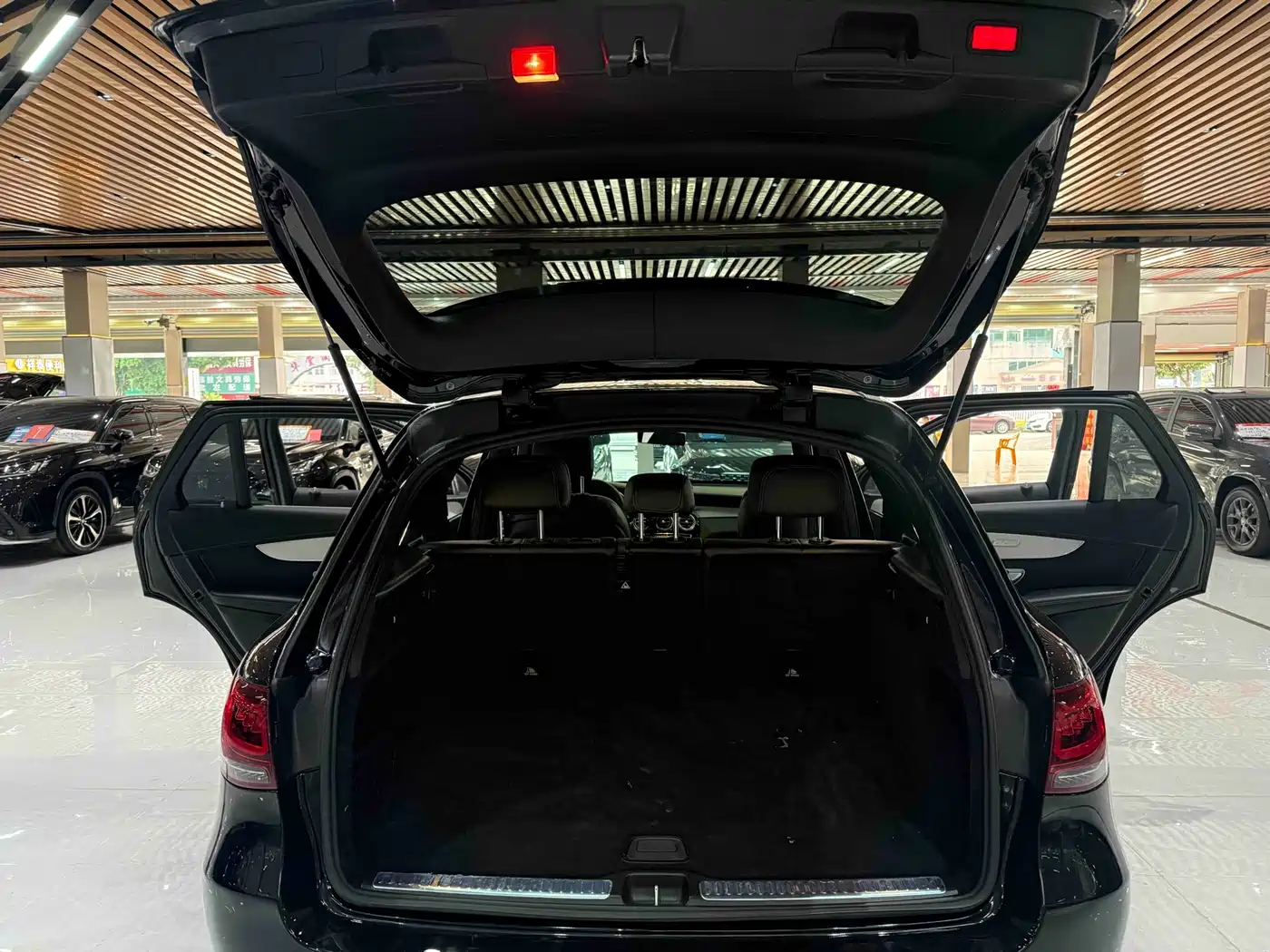MERCEDES-BENZ GLC