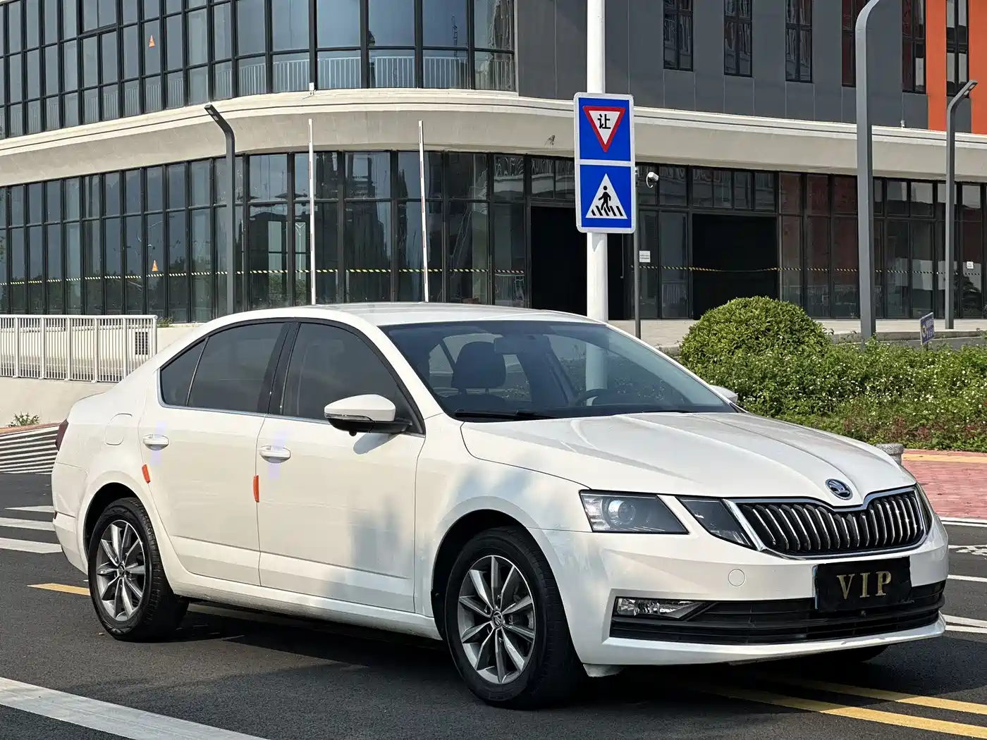 Škoda Octavia 2022 1.5L Automatic Comfort Edition фото 3