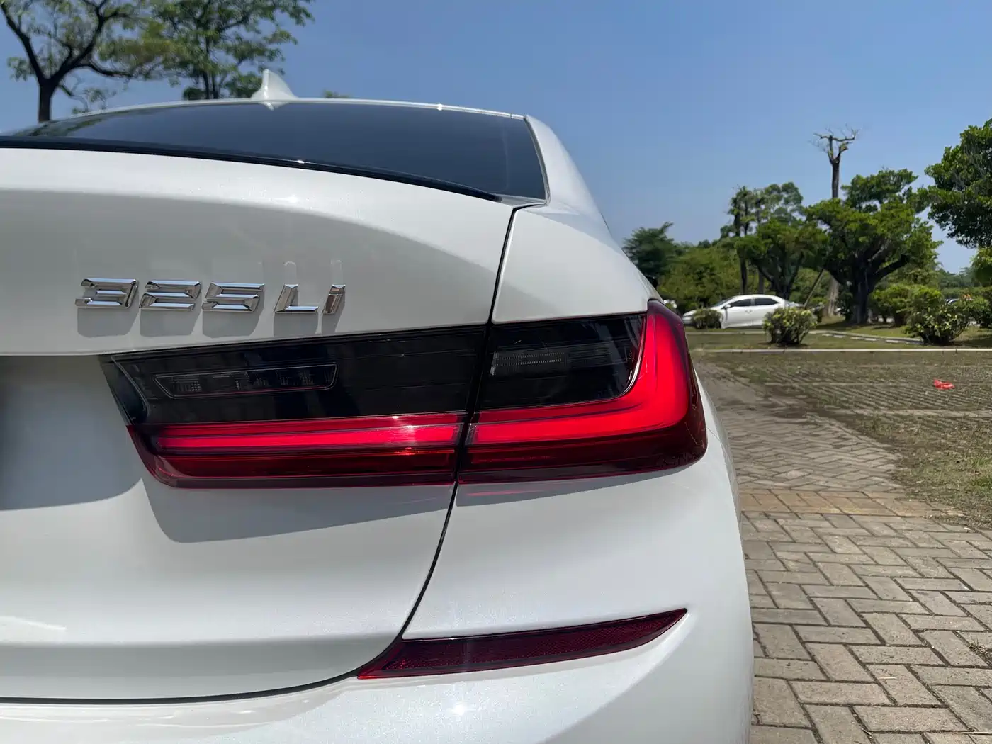 BMW 3 Series 2022 325Li M Sport Shadow Edition фото 20
