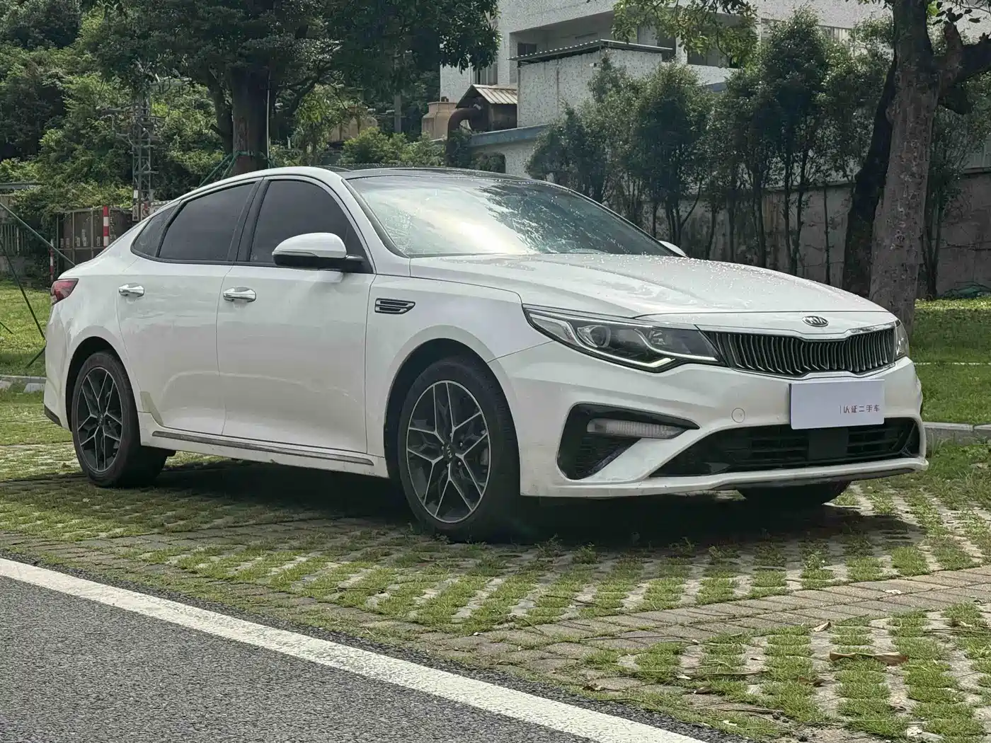 Kia K5 2019 Pro 2.0L Automatic Luxury Edition China VI фото 4