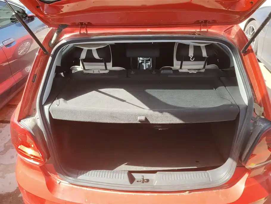 Volkswagen Polo 2016 1.6L Automatic Comfort фото 4