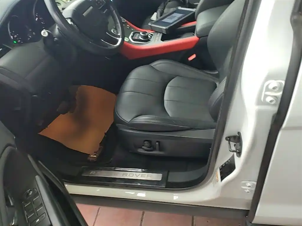 Land Rover Range Rover Evoque 2017 2.0T British Style Edition фото 15