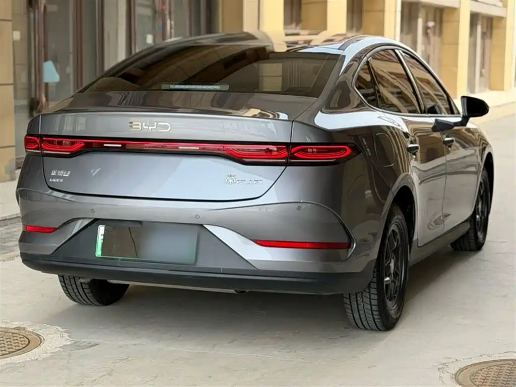 BYD Qin PLUS 2025 DM-i Smart Drive 55KM Leader фото 11