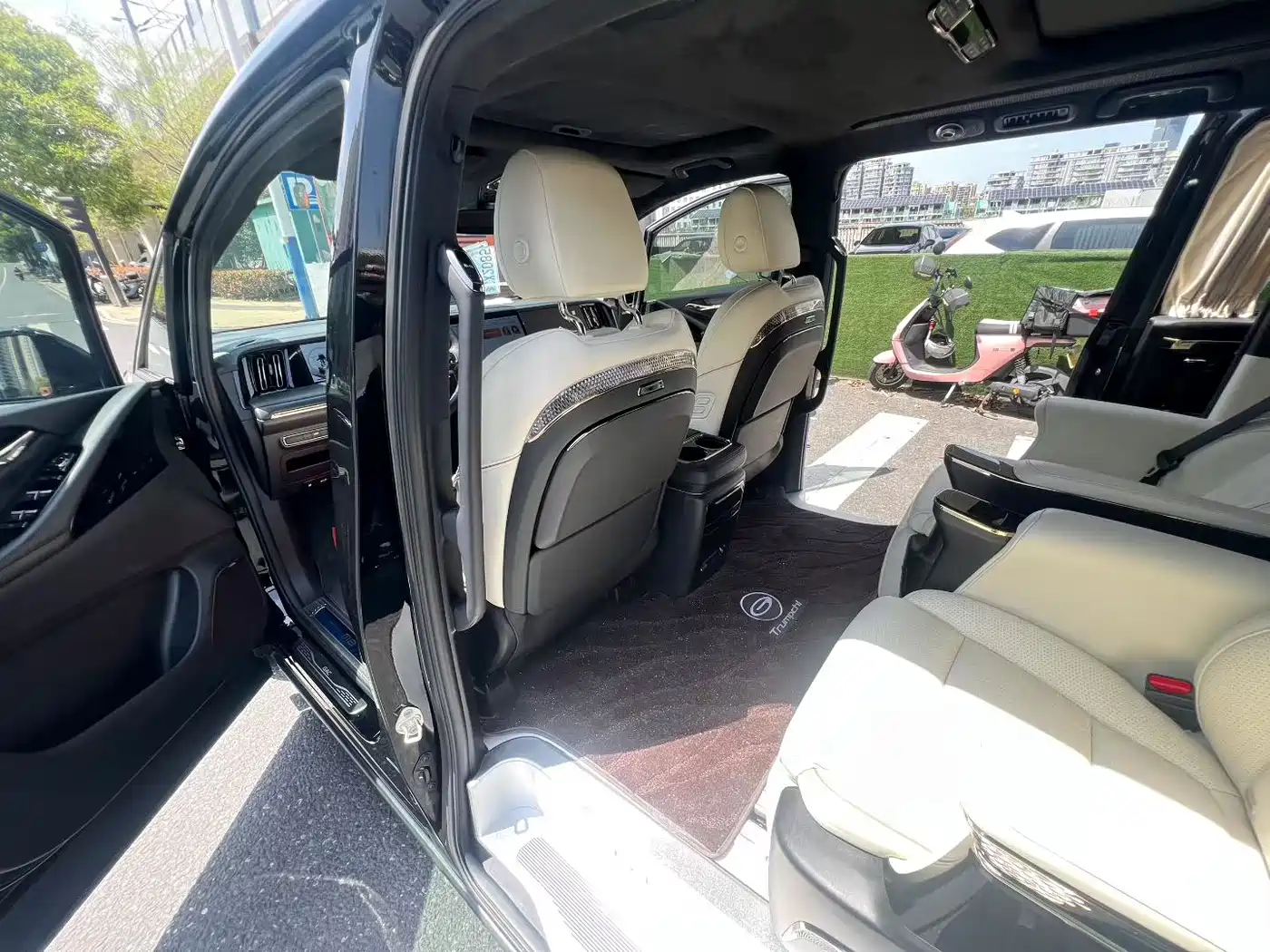 GAC Trumpchi Trumpchi M8 2023 Model Master Series 400T Flagship Edition фото 4