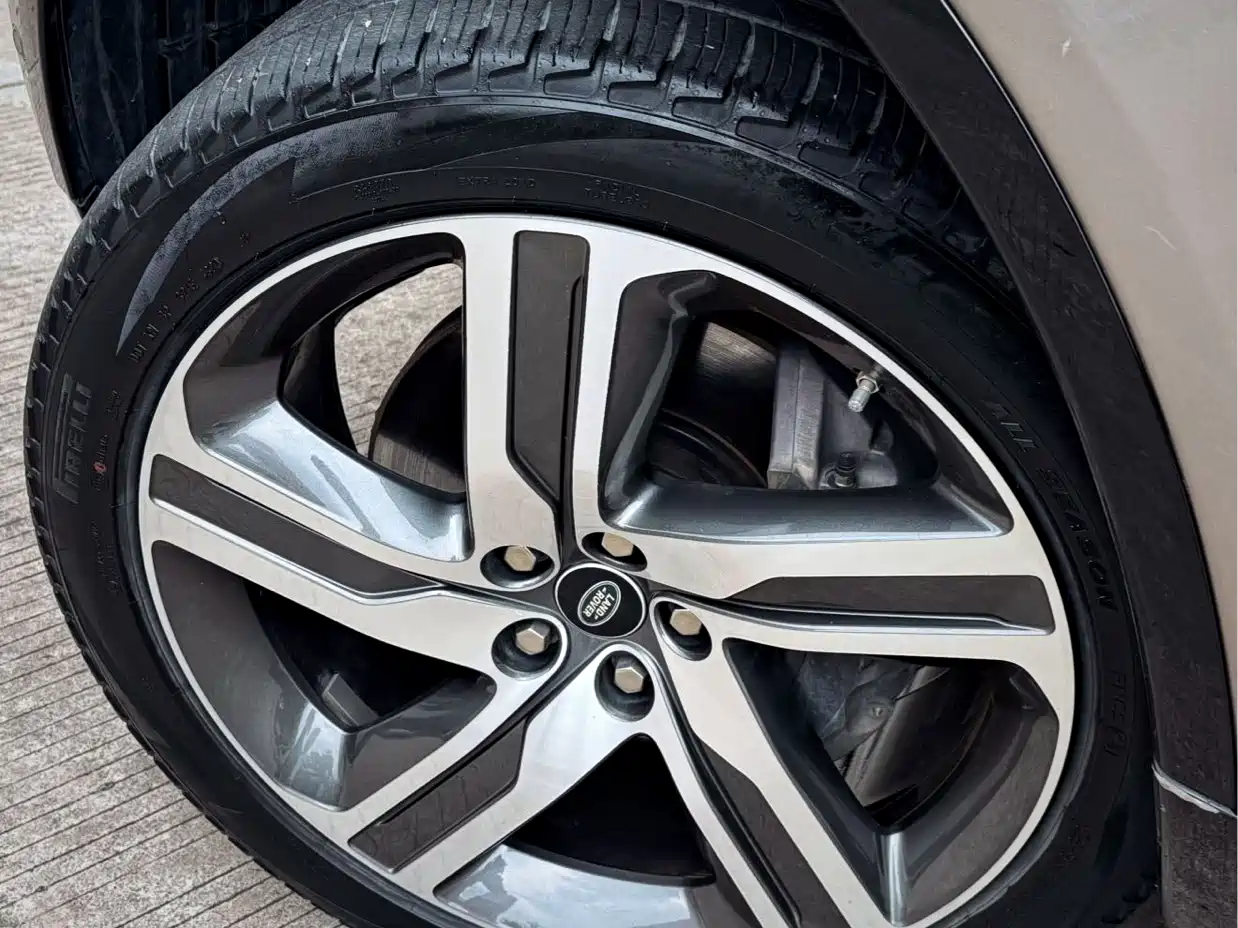 Land Rover Discovery 2021 360PS R-Dynamic HSE фото 14