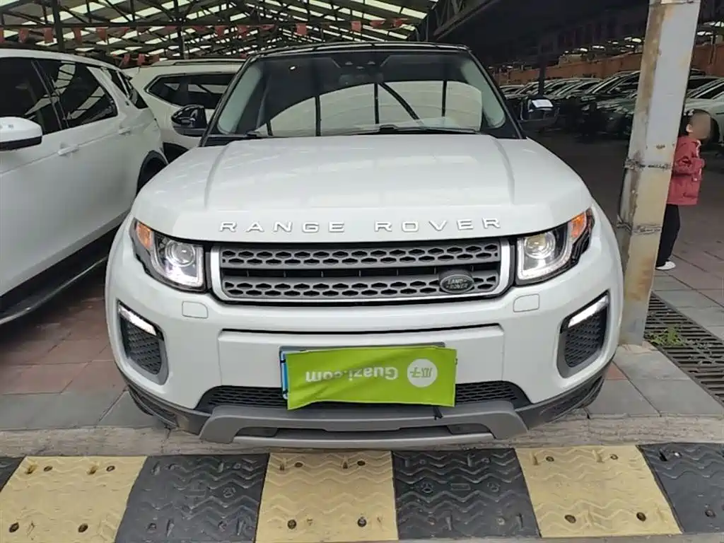 Land Rover Range Rover Evoque 2017 2.0T British Style Edition фото 3
