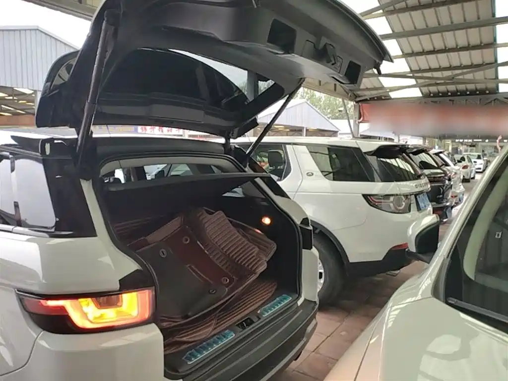 Land Rover Range Rover Evoque 2017 2.0T British Style Edition фото 18