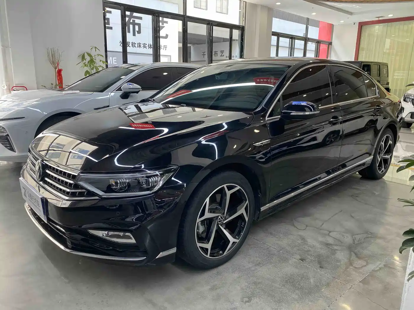 Volkswagen Magotan 2023 Model 2 Million Commemorative Edition 330TSI DSG Luxury