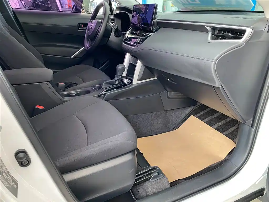 Toyota Corolla Cross 2023 2.0L Elite Edition фото 12