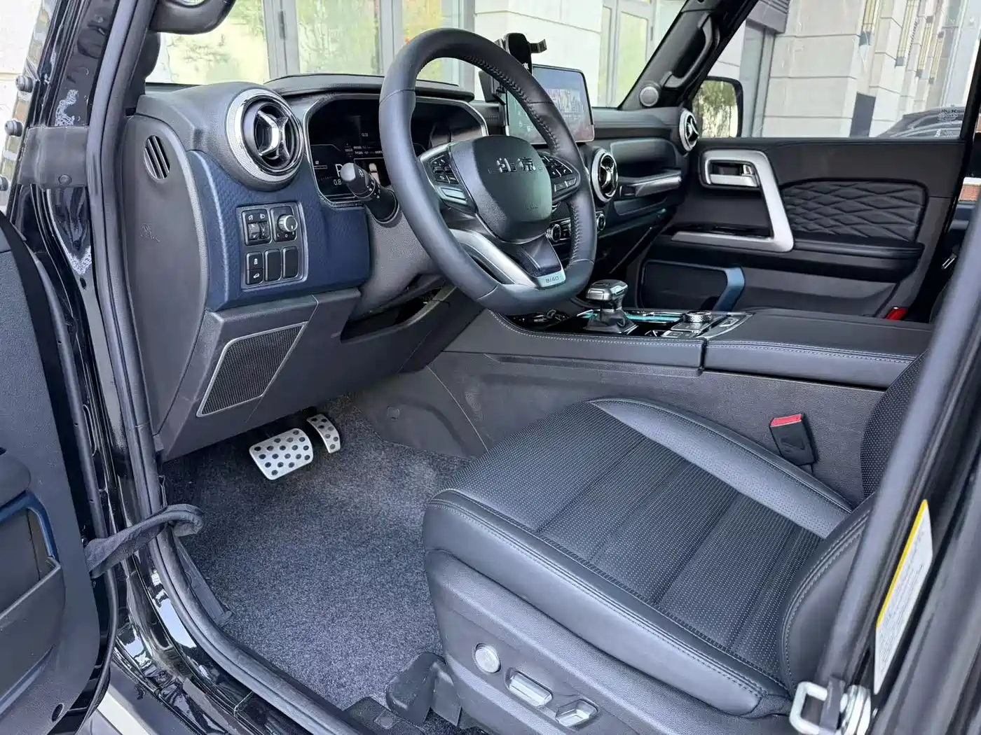 BAIC ORV Beijing Offroad BJ40 2024 2.0T Urban Hunter Glory Edition фото 14