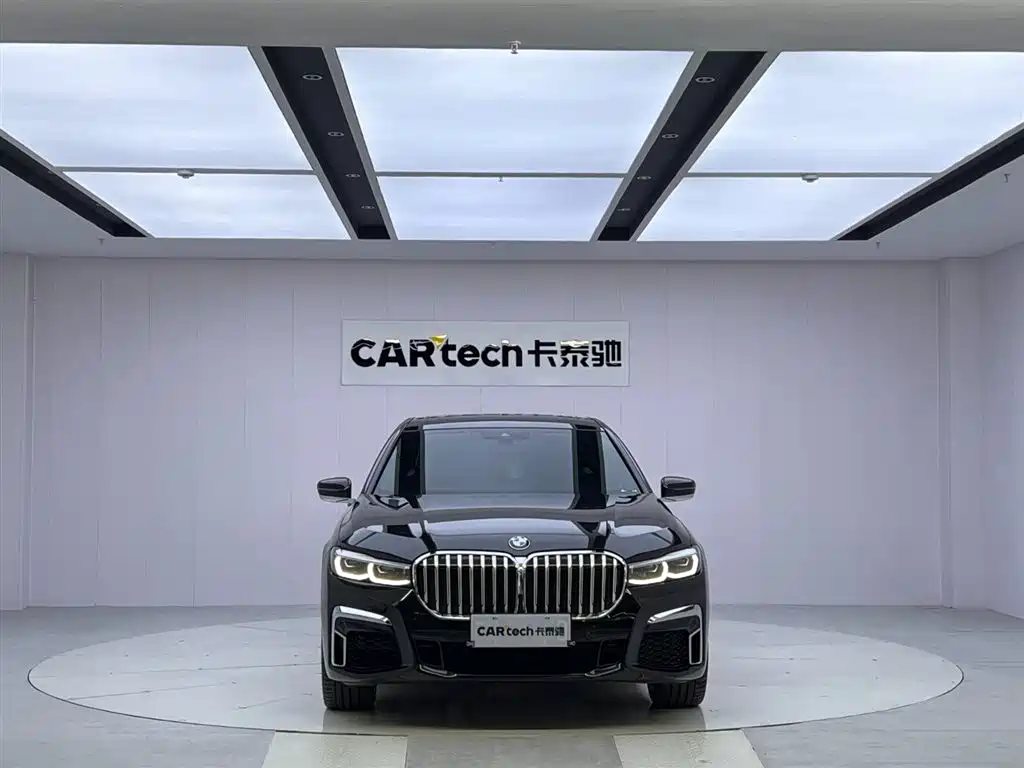 BMW 7 Series 2019 740Li Leading M Sport Package фото 8