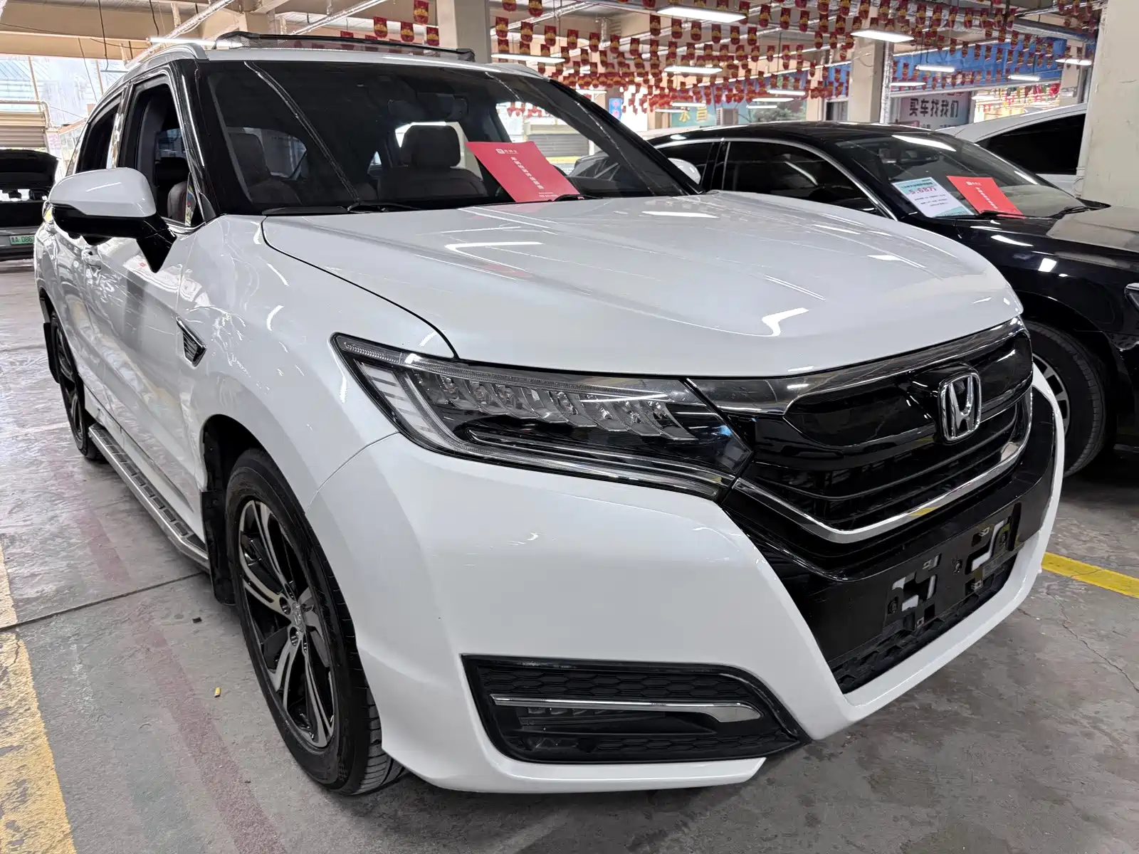 Фото 3 - Honda UR-V