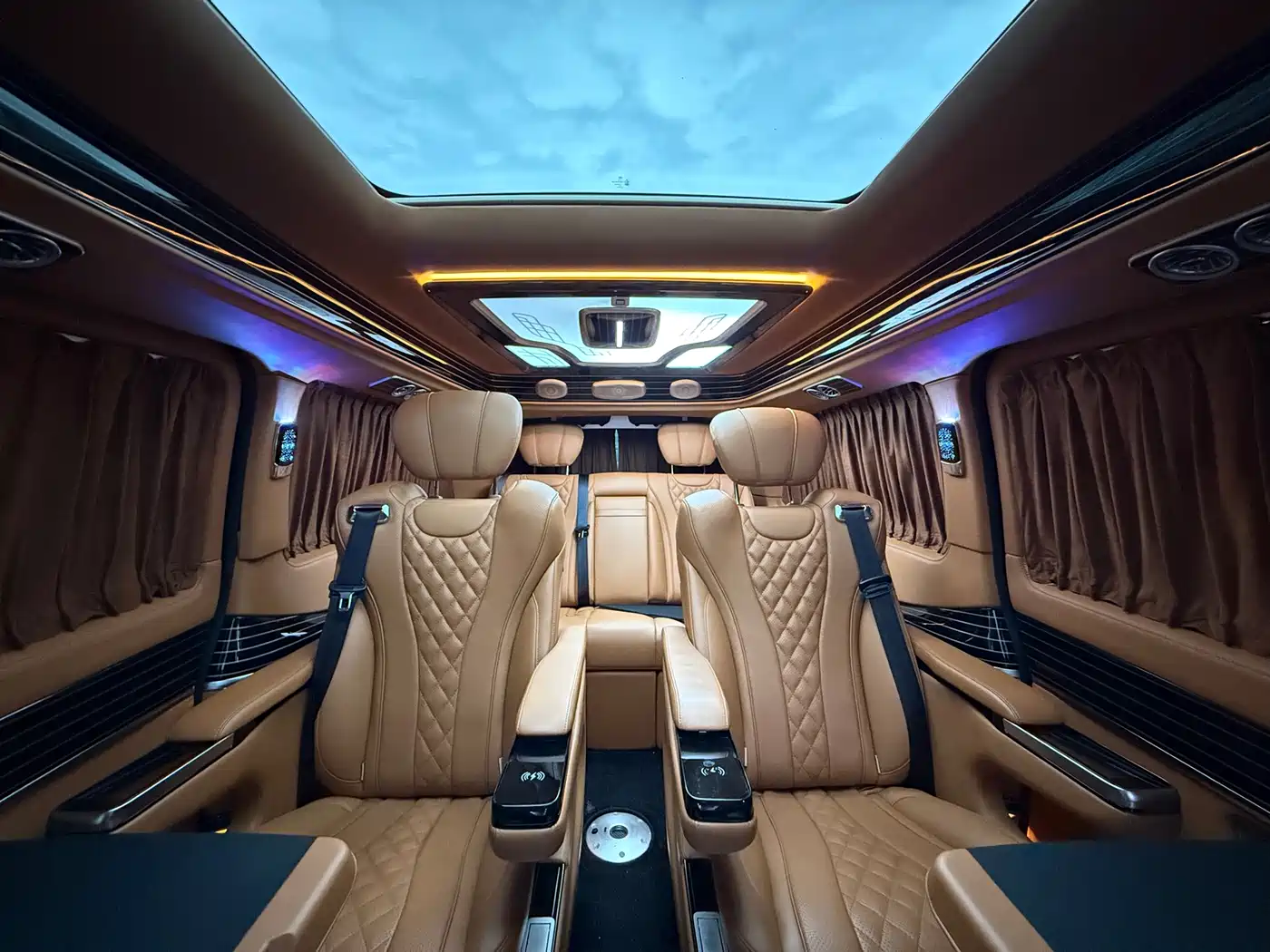 Mercedes-Benz V-Class 2022 V 260 L Long Wheelbase Luxury Edition фото 19